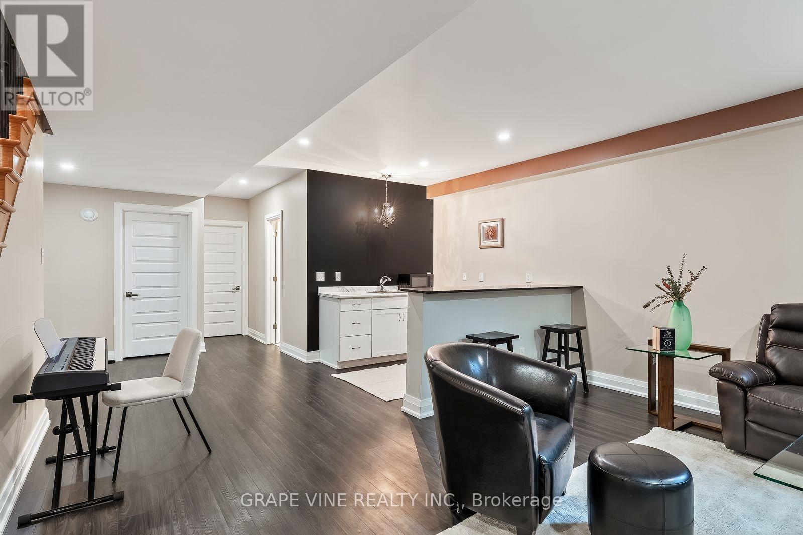 1592 Rosebella Avenue, Ottawa, ON - Indoor