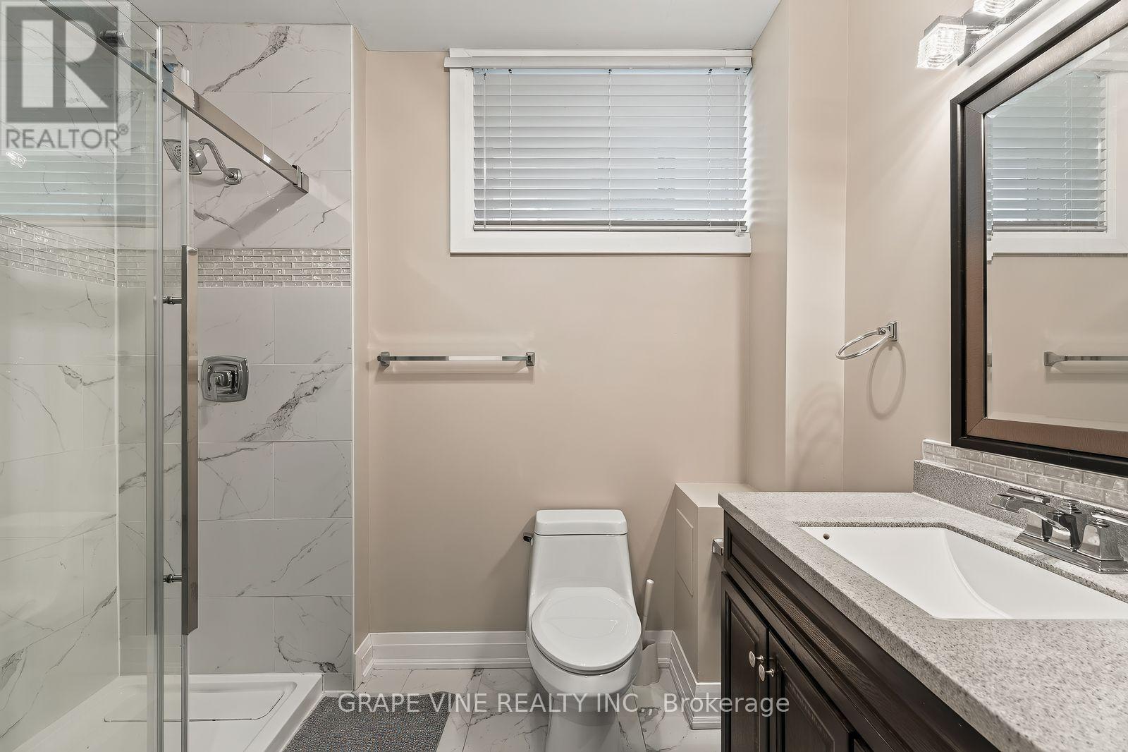 1592 Rosebella Avenue, Ottawa, ON - Indoor Photo Showing Bathroom