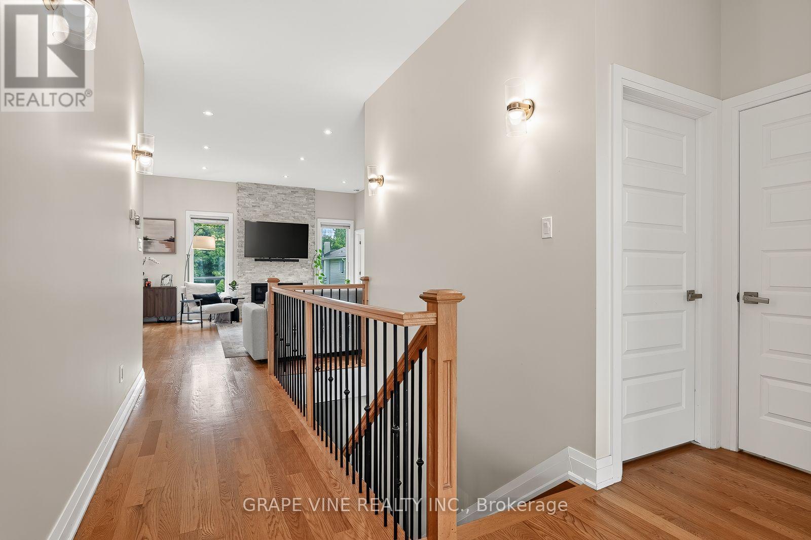 1592 Rosebella Avenue, Ottawa, ON - Indoor Photo Showing Other Room