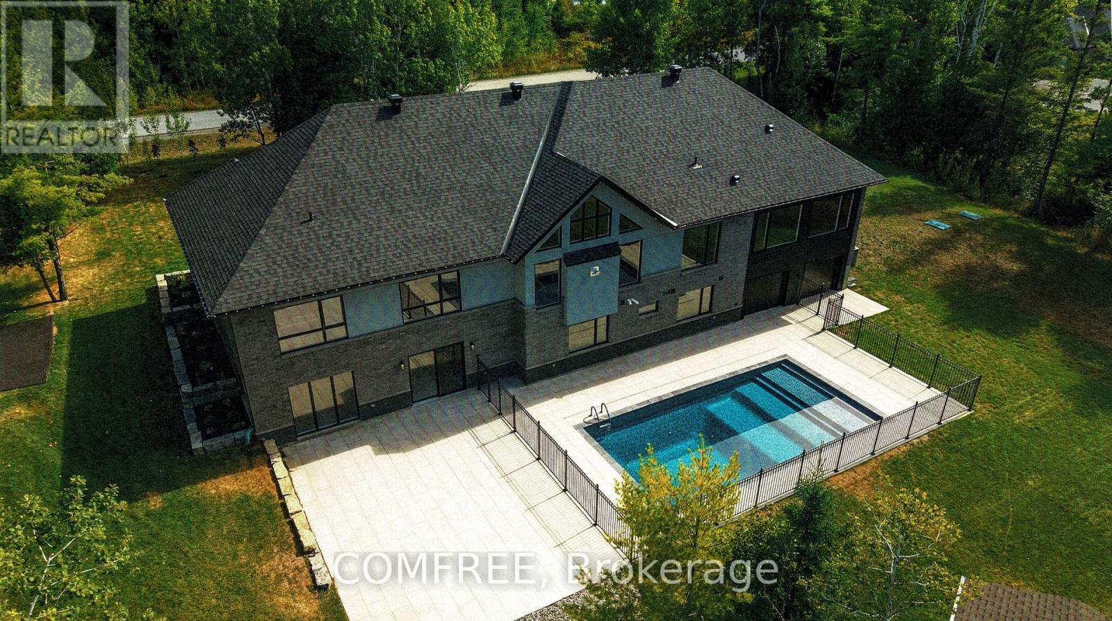 135 Cherryhill Drive, Ottawa, ON - Outdoor