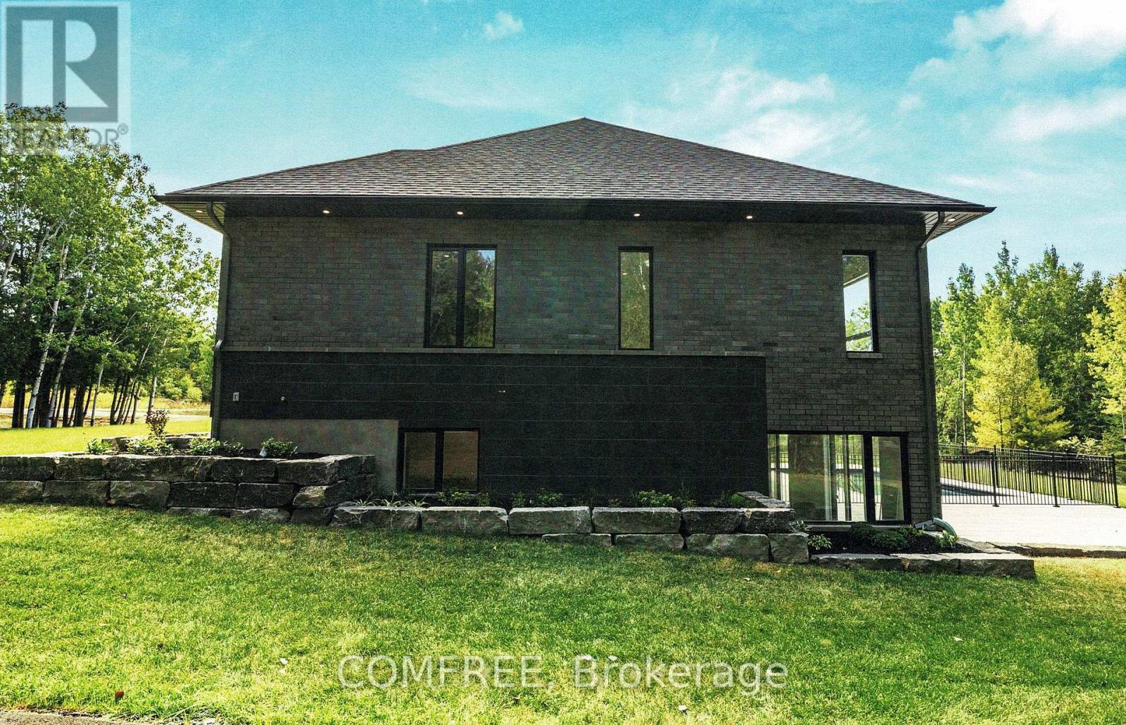 135 Cherryhill Drive, Ottawa, ON - Outdoor