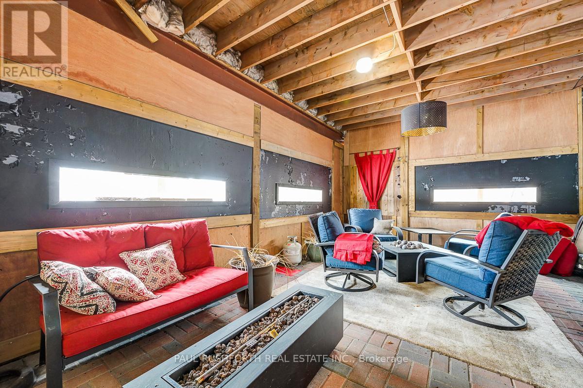 Porch - 3968 Elphin Maberly Road, Frontenac (Frontenac North), ON - Indoor Photo Showing Basement