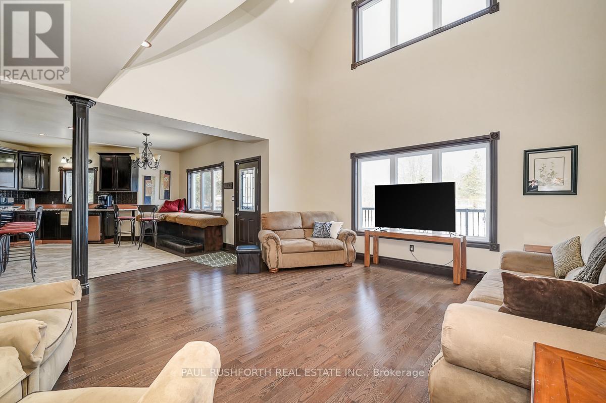 Living Room - 3968 Elphin Maberly Road, Frontenac (Frontenac North), ON - Indoor Photo Showing Living Room