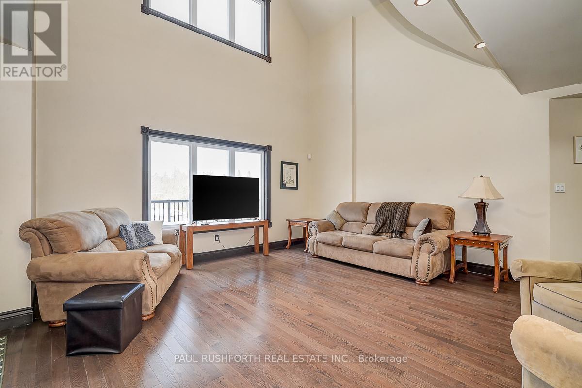 Living Room - 3968 Elphin Maberly Road, Frontenac (Frontenac North), ON - Indoor Photo Showing Living Room