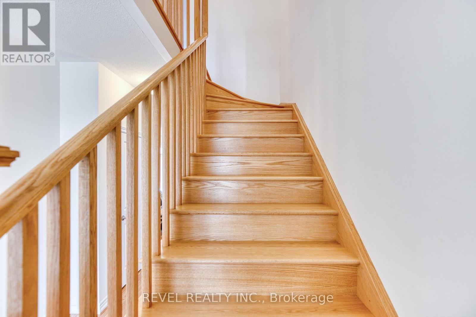 12 Hylton Drive, Barrie, ON - Indoor Photo Showing Other Room