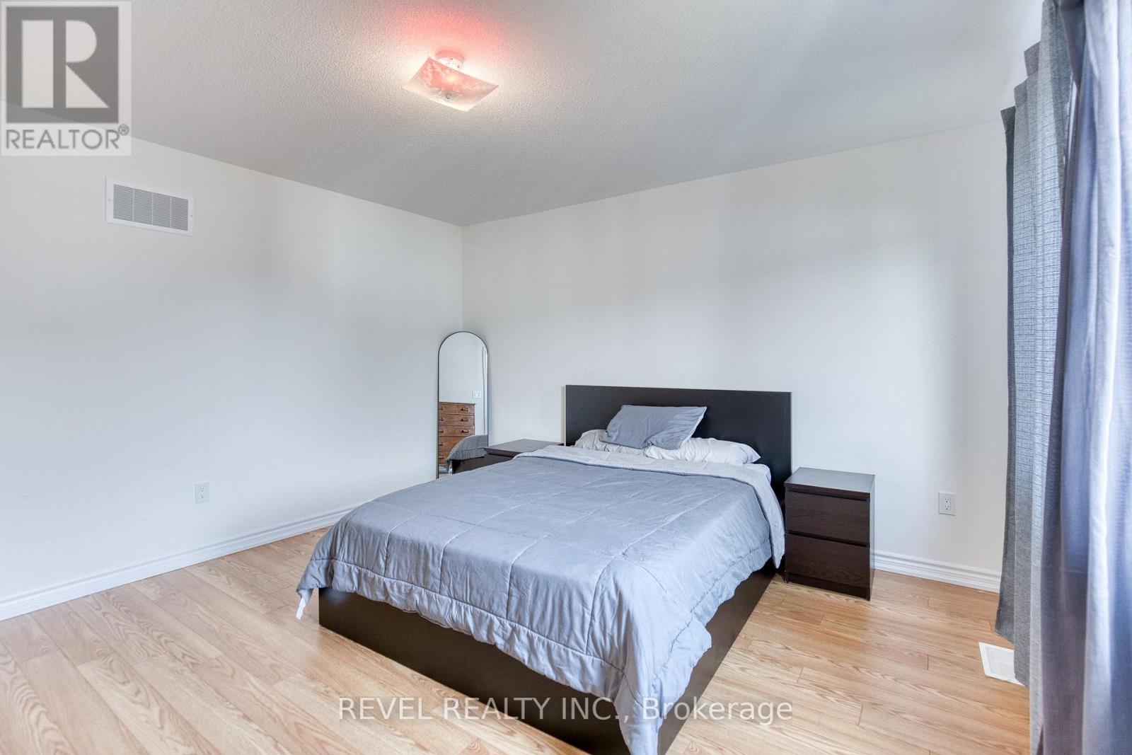 12 Hylton Drive, Barrie, ON - Indoor Photo Showing Bedroom