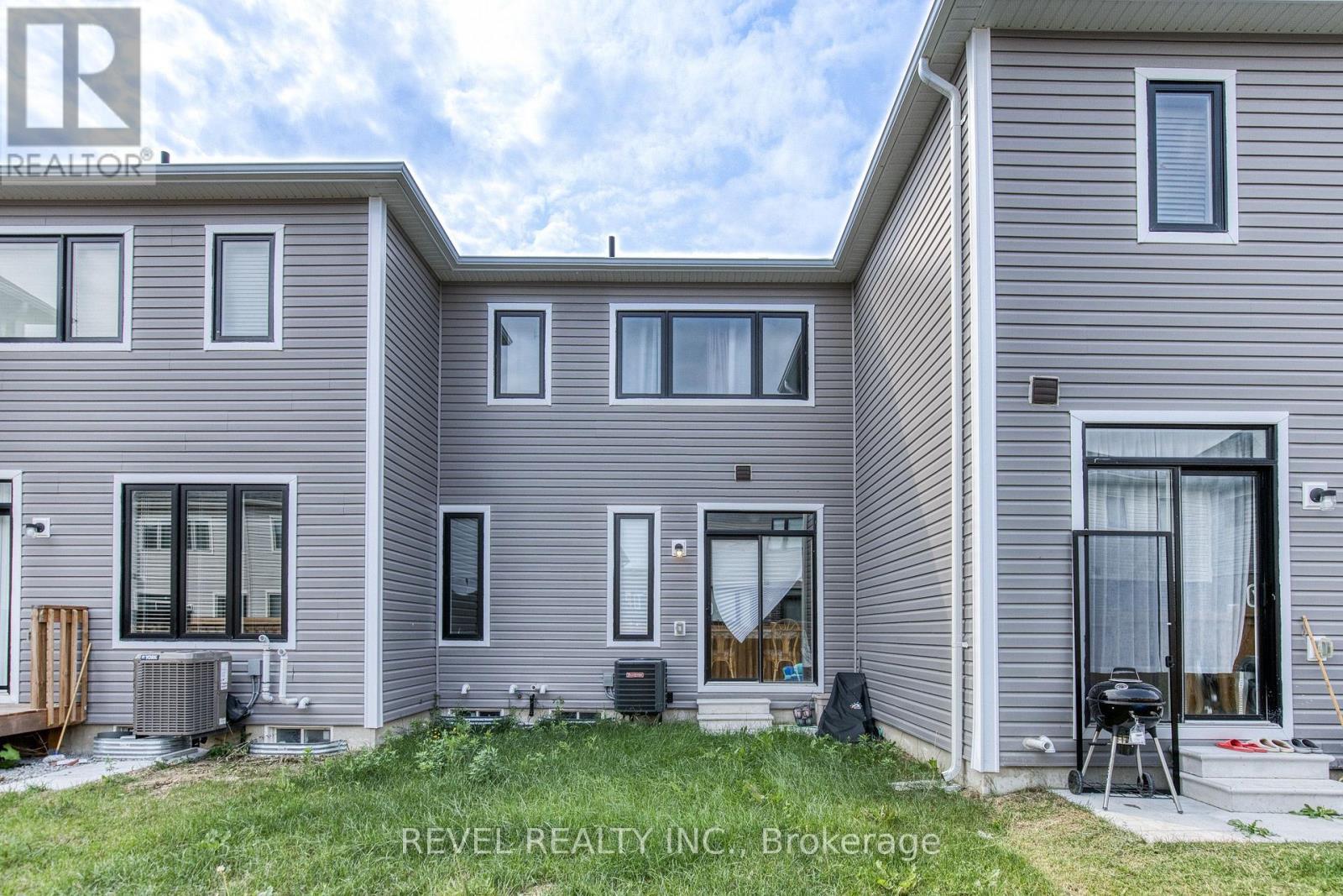 12 Hylton Drive, Barrie, ON - Outdoor With Exterior