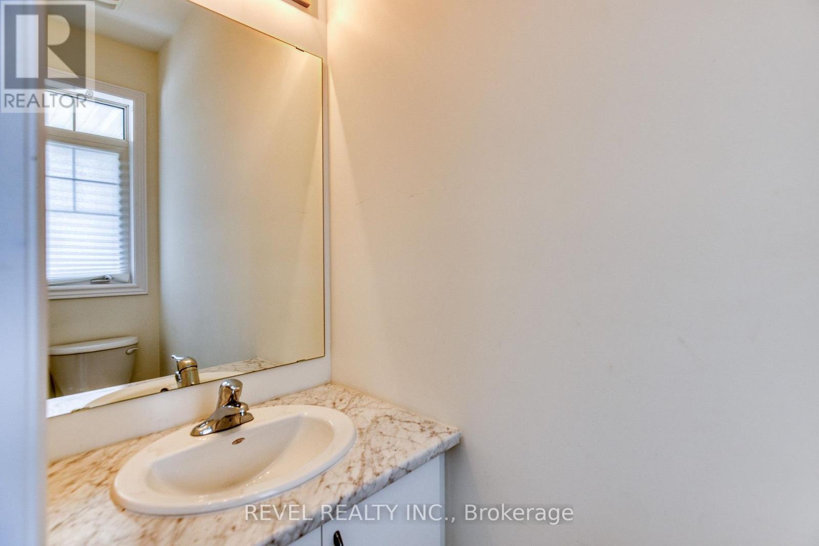 12 Hylton Drive, Barrie, ON - Indoor Photo Showing Bathroom