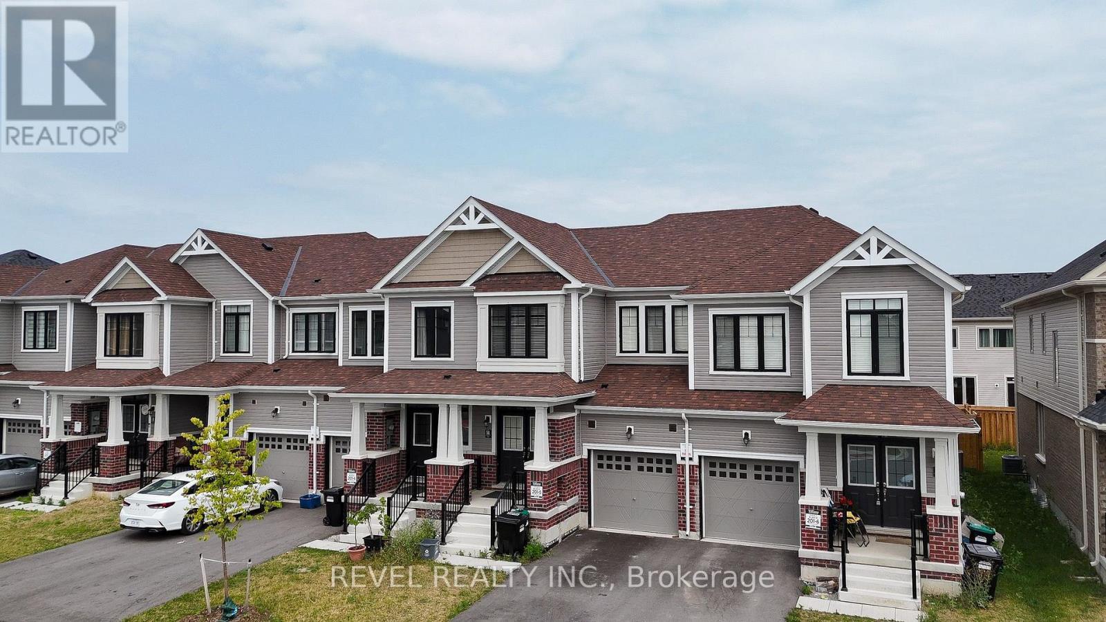 12 Hylton Drive, Barrie, ON - Outdoor With Facade