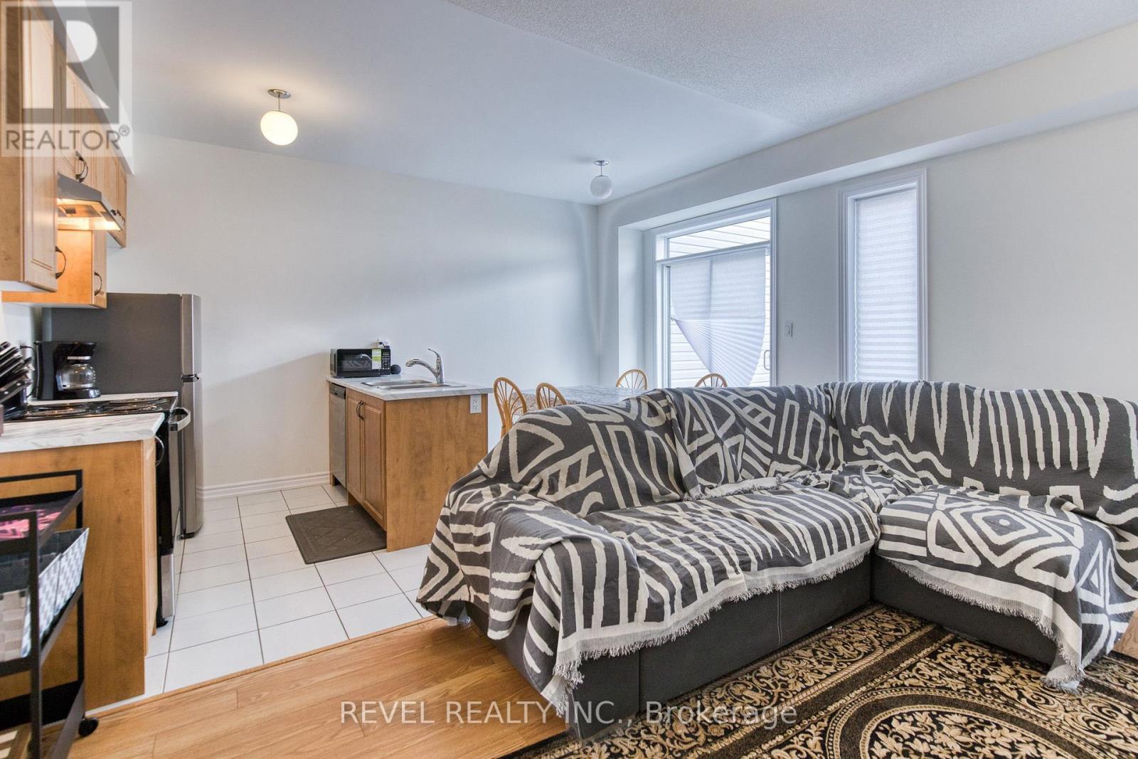 12 Hylton Drive, Barrie, ON - Indoor