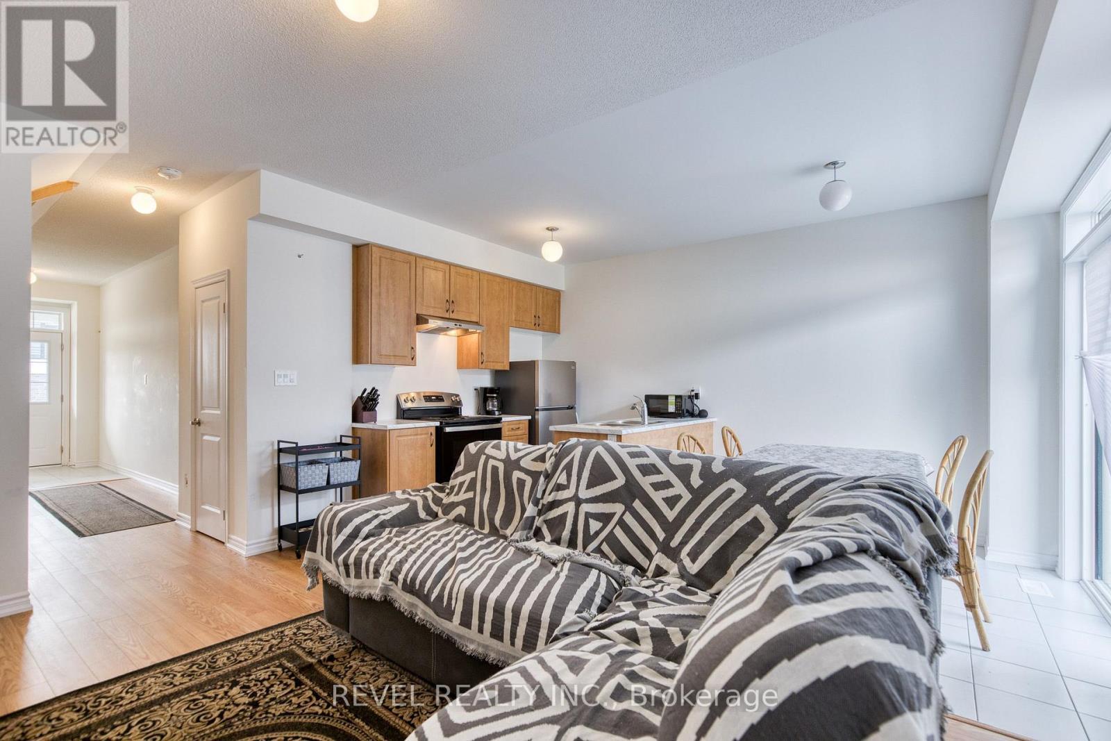 12 Hylton Drive, Barrie, ON - Indoor