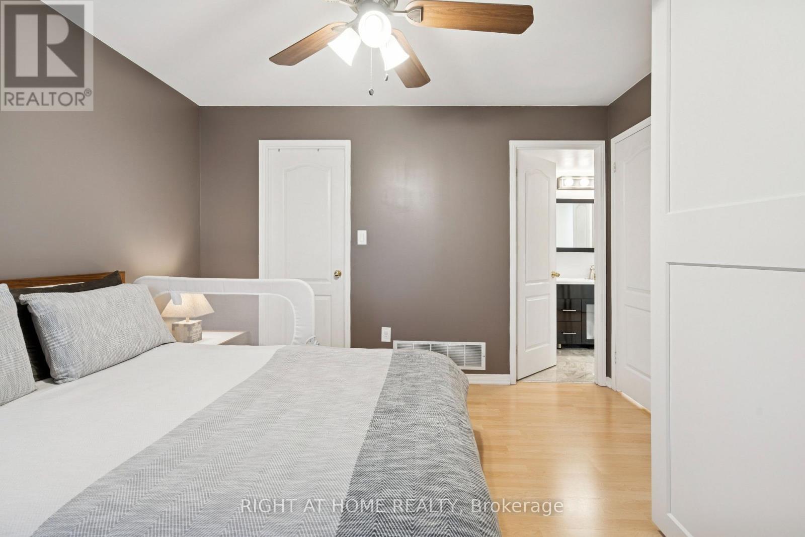 A30 - 108 Finch Avenue W, Toronto, ON - Indoor Photo Showing Bedroom