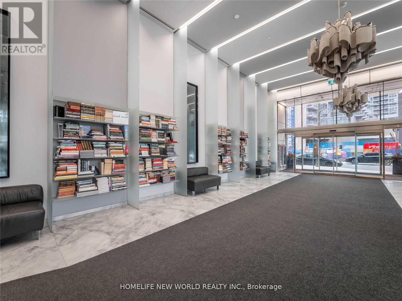 920 - 8 Hillsdale Avenue, Toronto, ON - Indoor