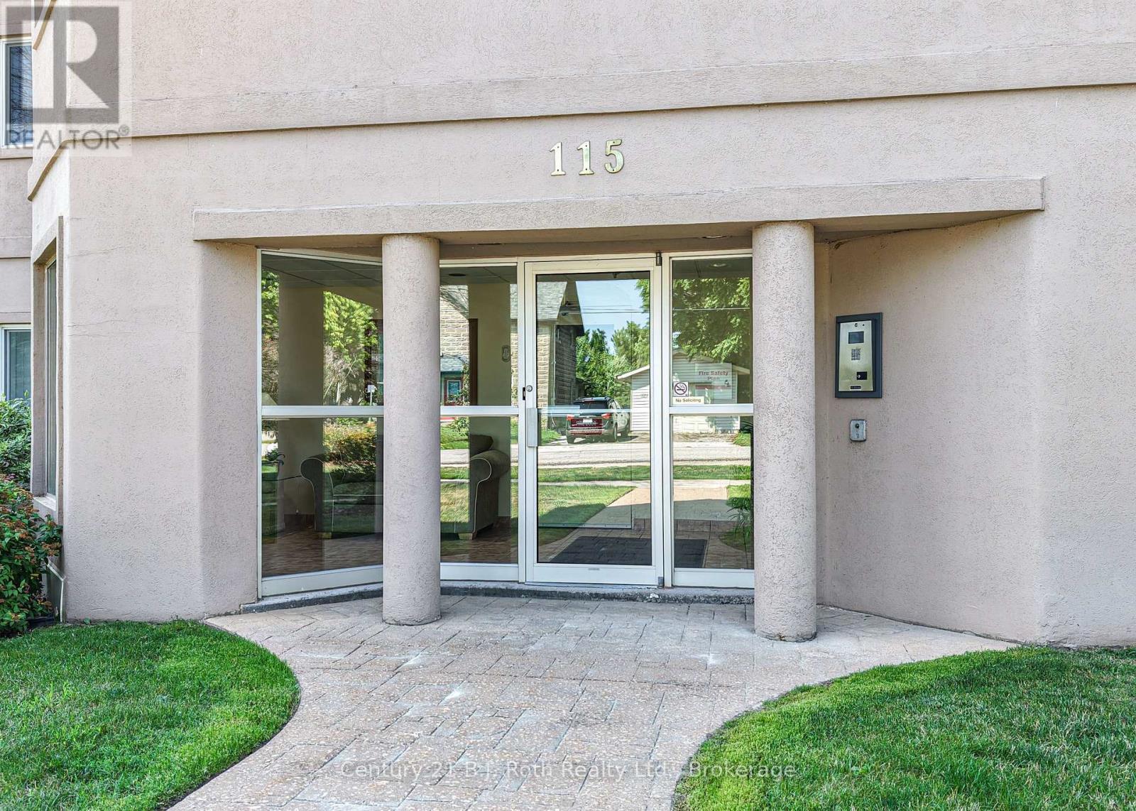 Front door - Unit 201 - 115 Bond Street, Orillia, ON - Outdoor