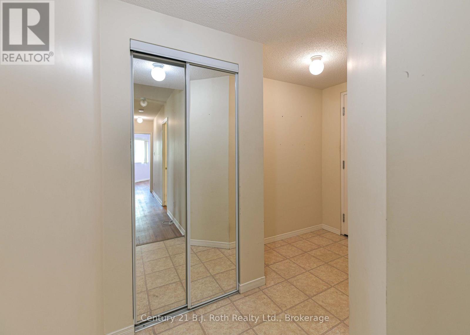 Come on in! - Unit 201 - 115 Bond Street, Orillia, ON - Indoor Photo Showing Other Room