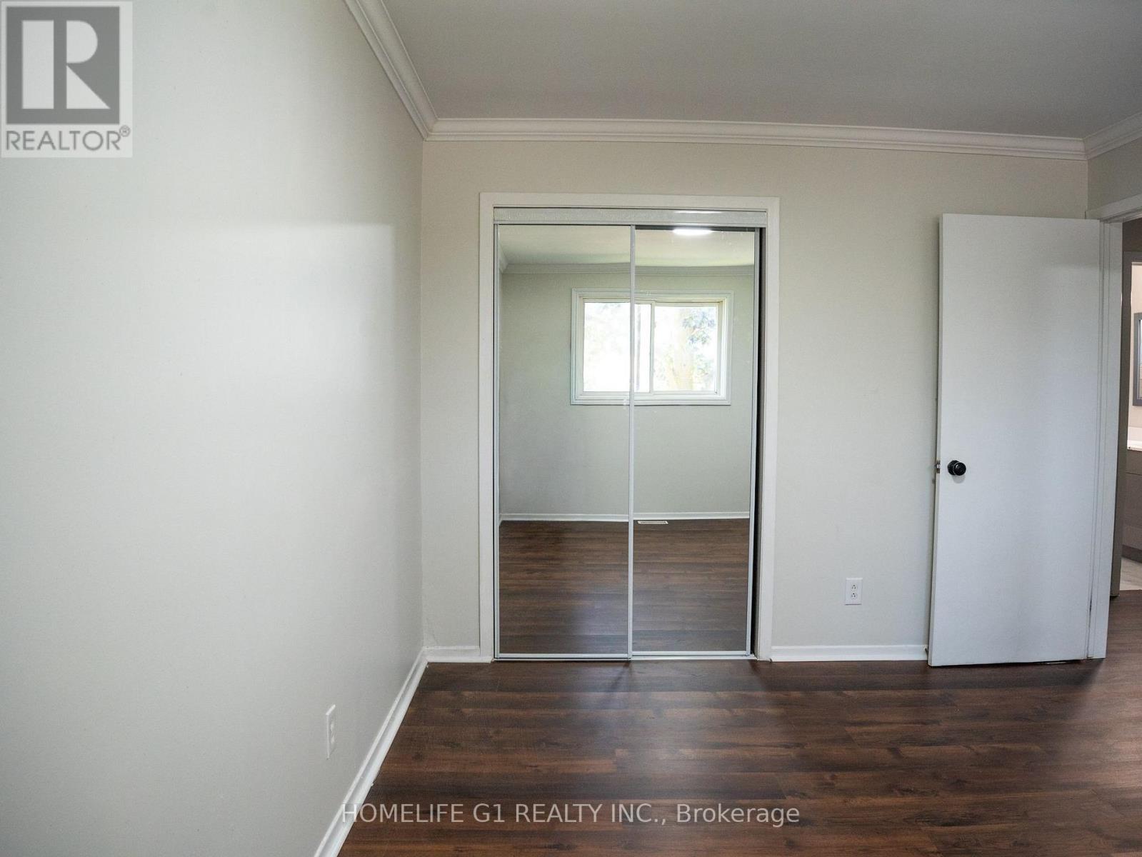 330 Grove Street E, Barrie, ON - Indoor Photo Showing Other Room