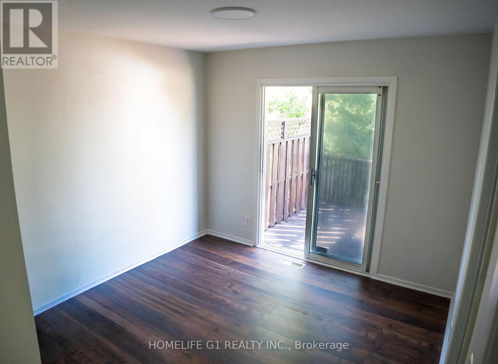 330 Grove Street E, Barrie, ON - Indoor Photo Showing Other Room