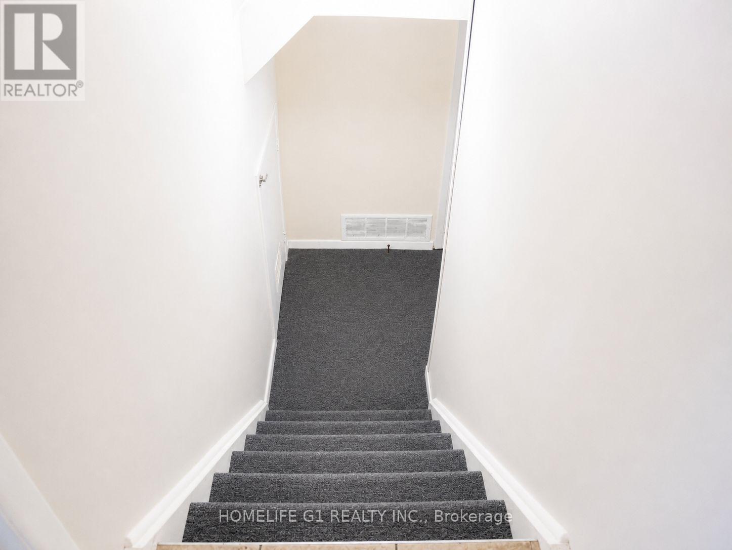 330 Grove Street E, Barrie, ON - Indoor Photo Showing Other Room