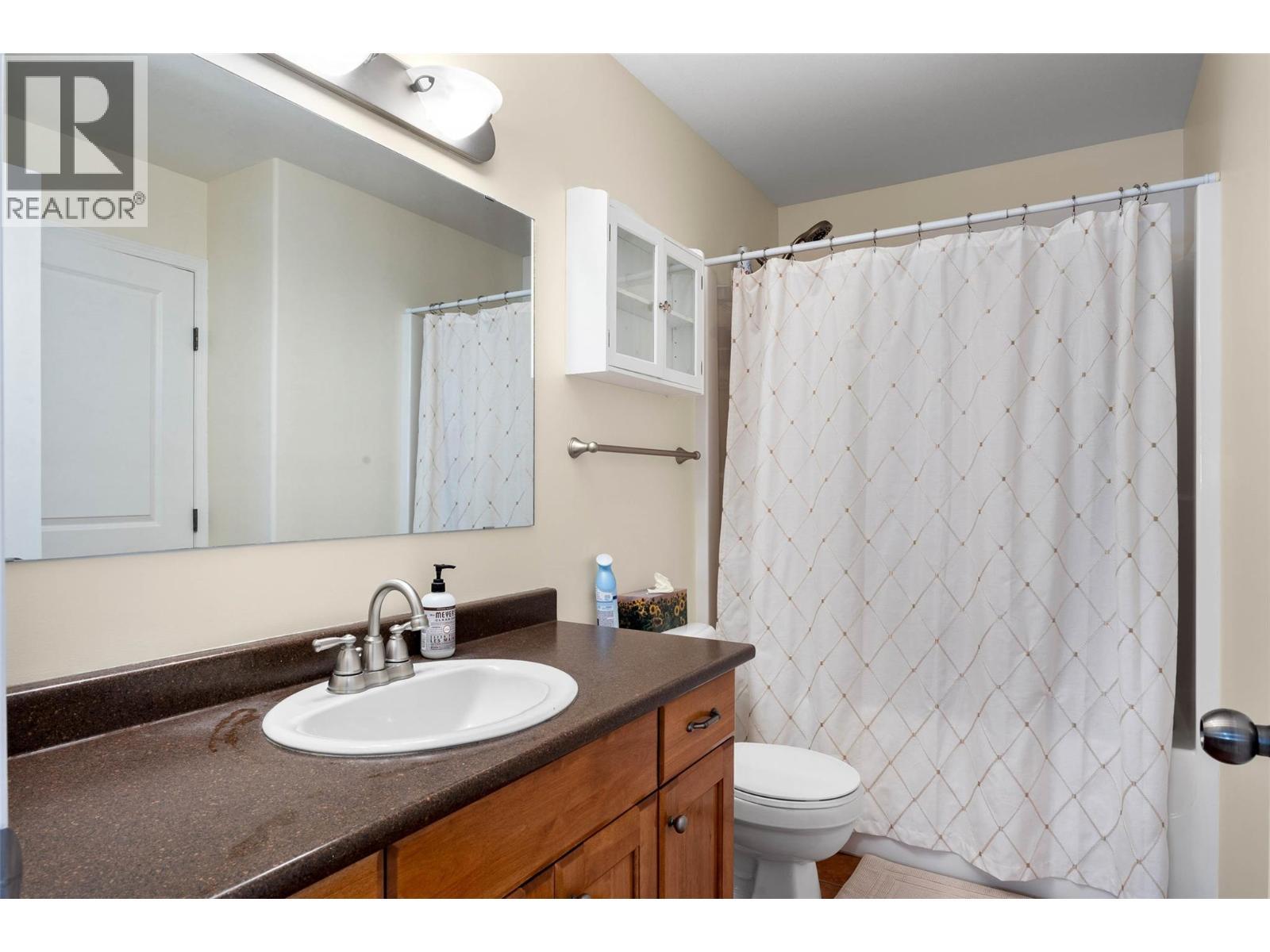1940 Hillside Drive Unit# 23, Kamloops, BC - Indoor Photo Showing Bathroom