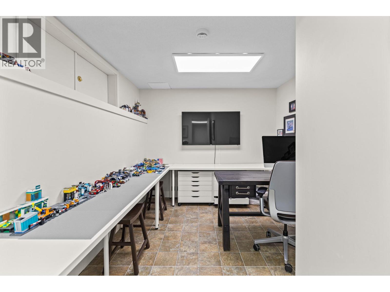 Hobby Room - 1635 Gregory Road, West Kelowna, BC - Indoor