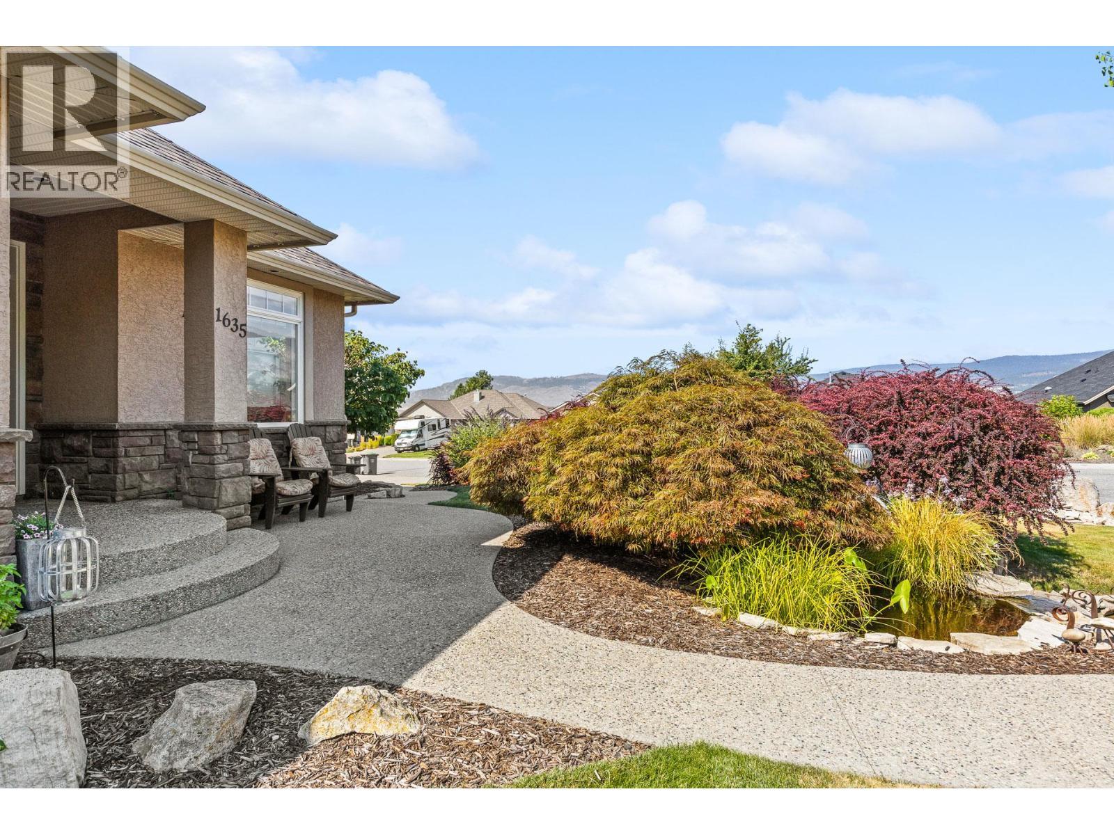 Front Yard - 1635 Gregory Road, West Kelowna, BC - Outdoor