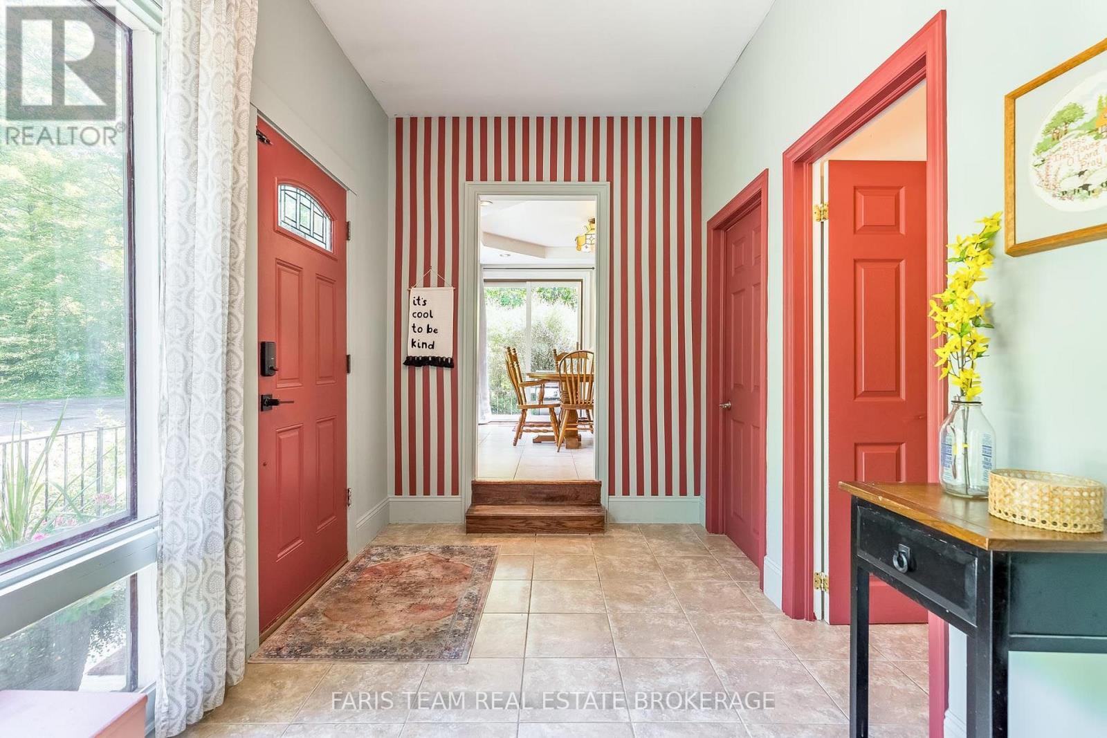 17956 Warden Avenue, East Gwillimbury, ON - Indoor Photo Showing Other Room