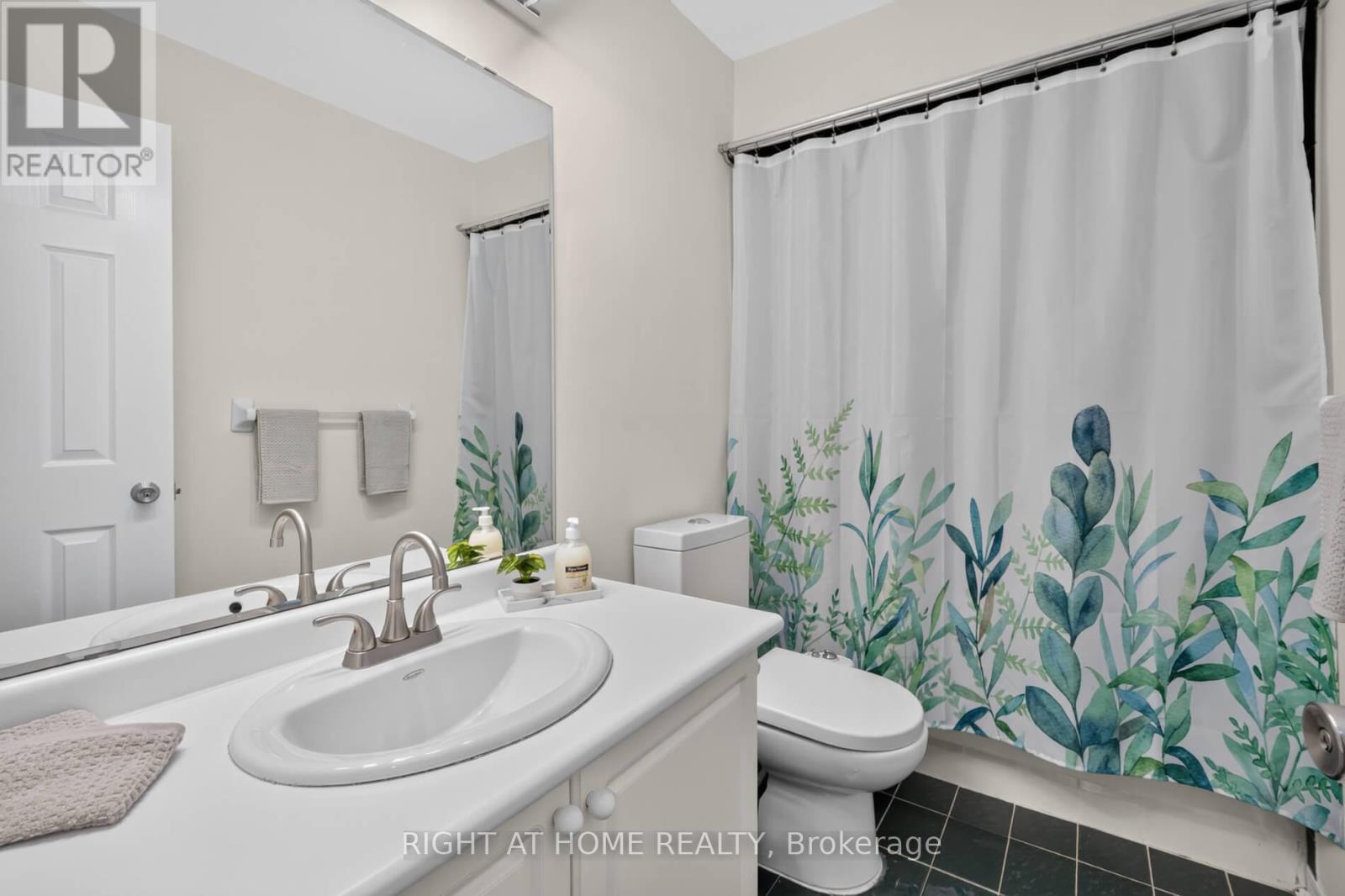10 Lento Court, Vaughan, ON - Indoor Photo Showing Bathroom