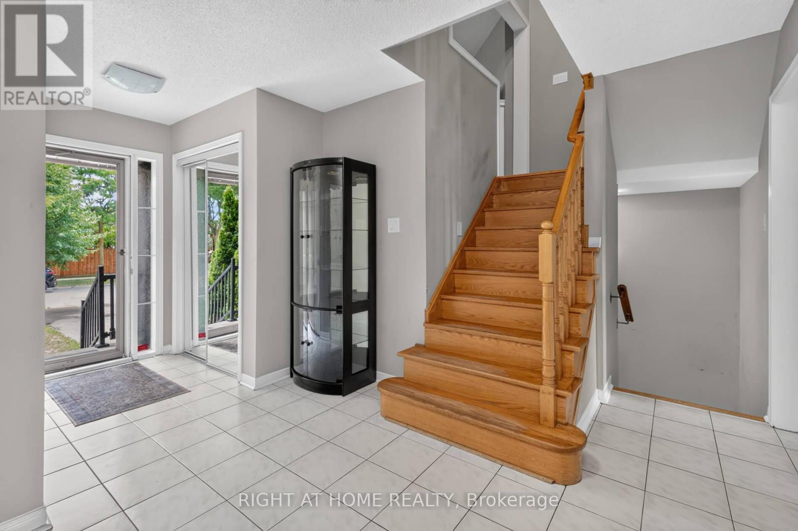 10 Lento Court, Vaughan, ON - Indoor Photo Showing Other Room