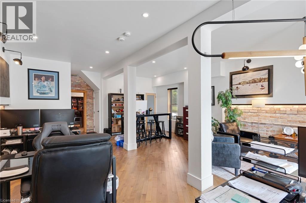 1020 King Street E, Kitchener, ON