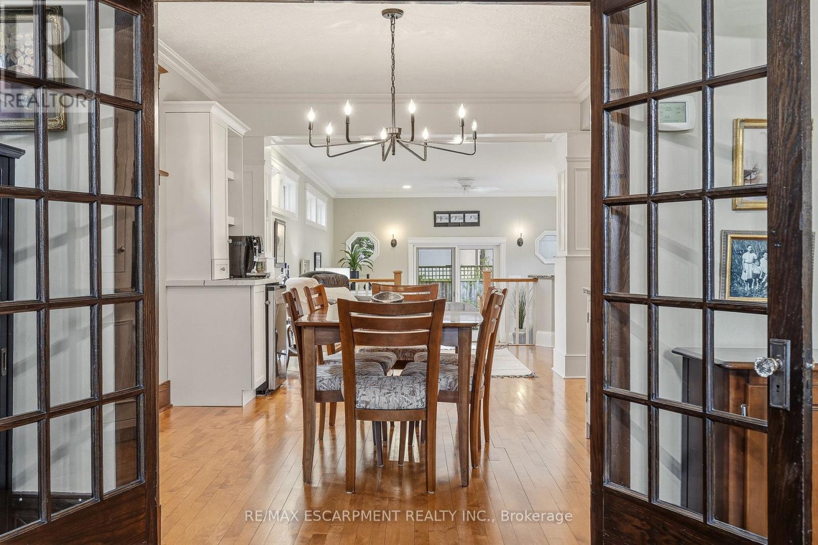 2116 Caroline Street, Burlington, ON - Indoor Photo Showing Other Room