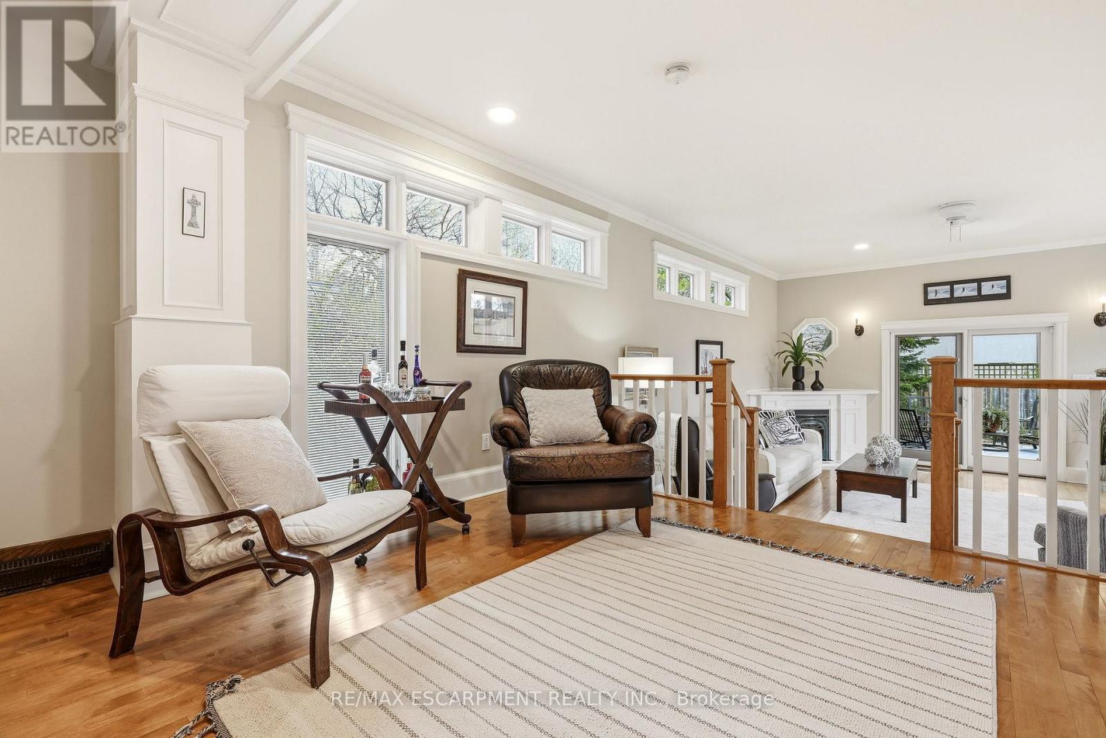 2116 Caroline Street, Burlington, ON - Indoor