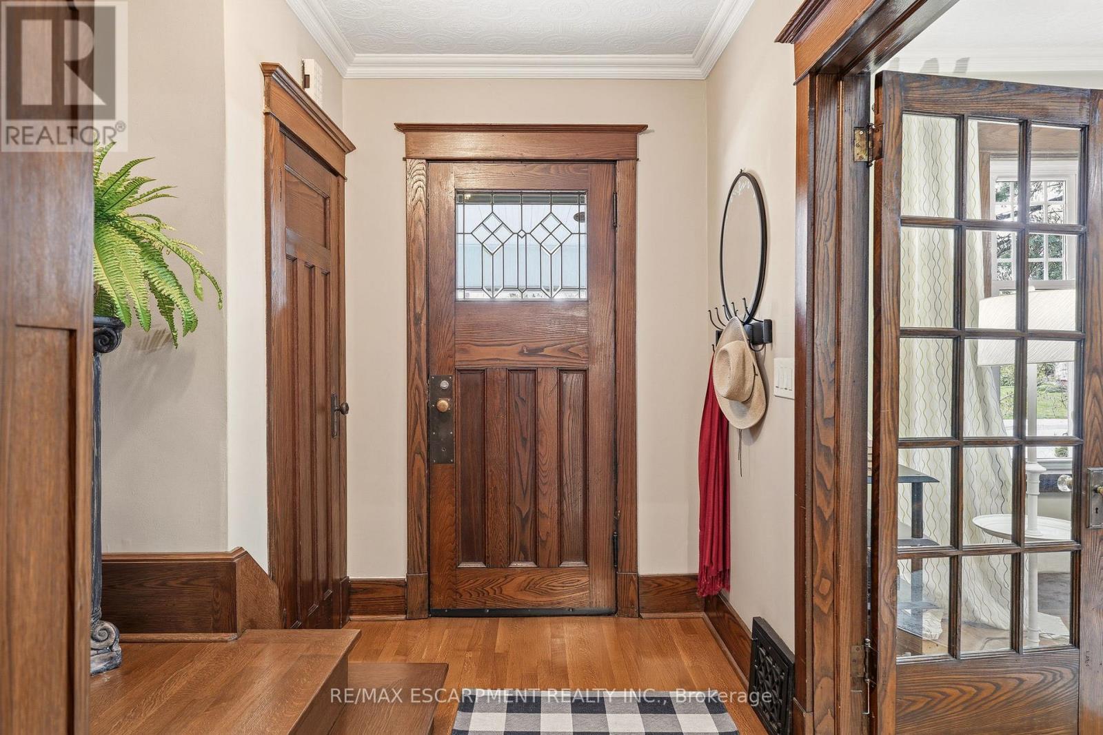 2116 Caroline Street, Burlington, ON - Indoor Photo Showing Other Room