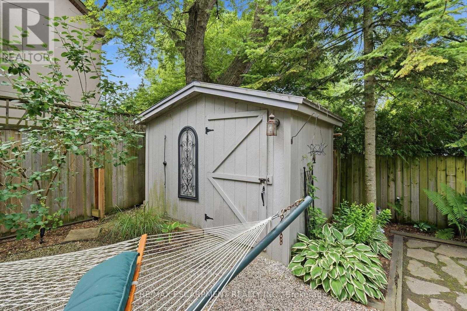 2116 Caroline Street, Burlington, ON - Outdoor