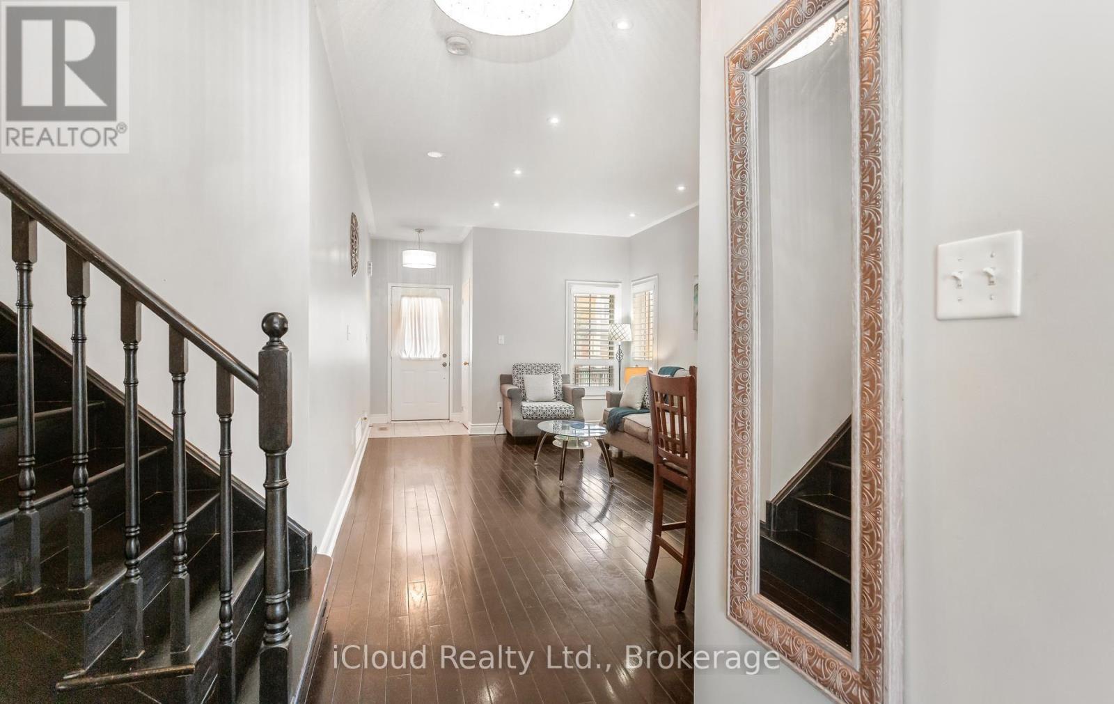 39 Flurry Circle, Brampton, ON - Indoor Photo Showing Other Room