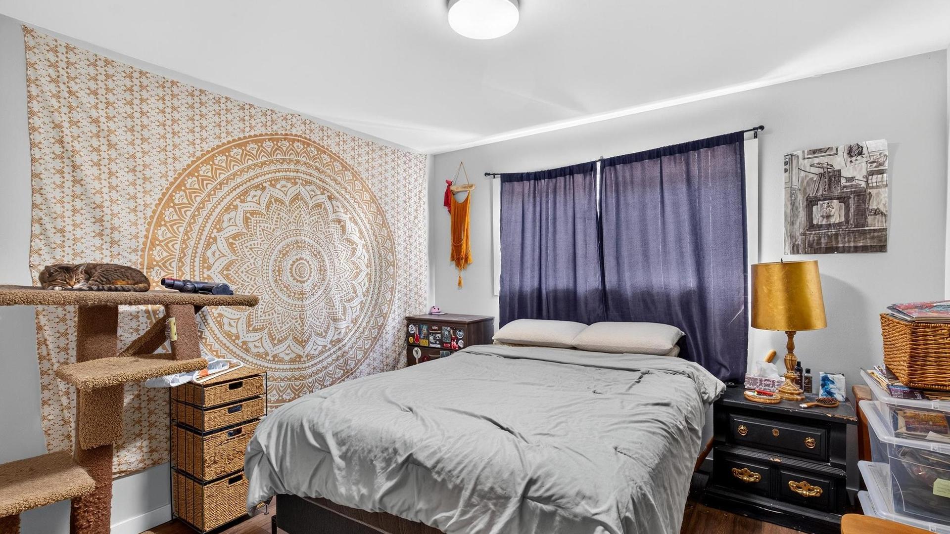 4202 16 Avenue, Vernon, BC - Indoor Photo Showing Bedroom