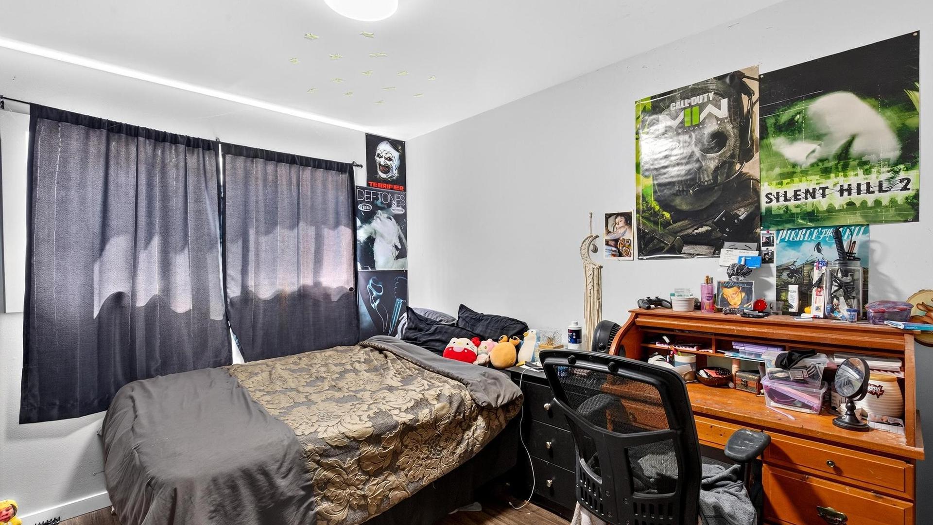 4202 16 Avenue, Vernon, BC - Indoor Photo Showing Bedroom