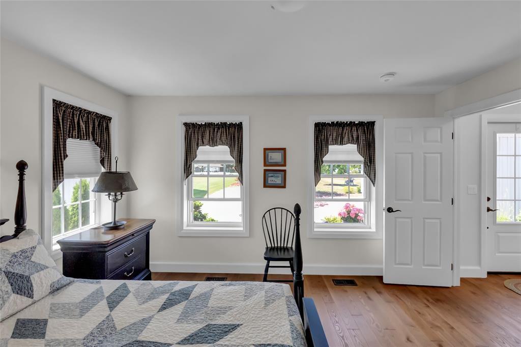 3894 St Clair Parkway, Port Lambton, ON - Indoor