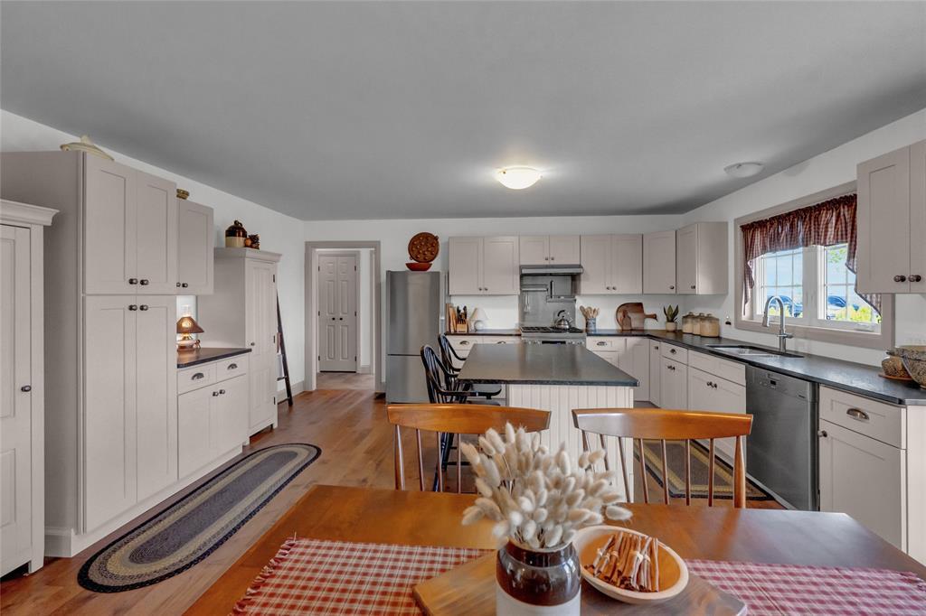 3894 St Clair Parkway, Port Lambton, ON - Indoor