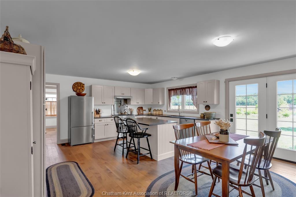3894 St Clair Parkway, Port Lambton, ON - Indoor Photo Showing Dining Room