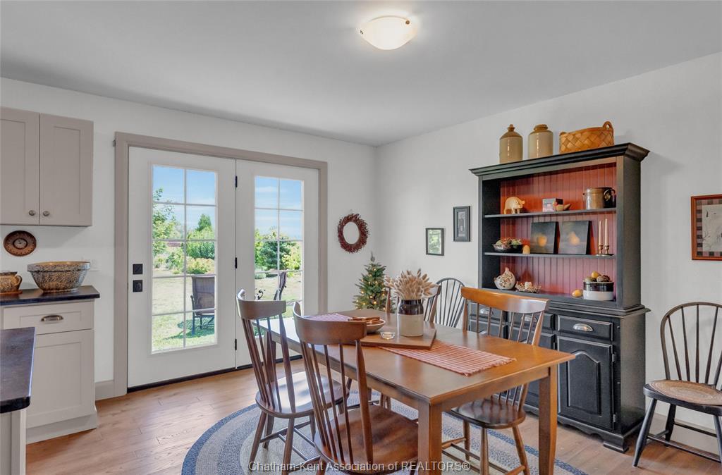 3894 St Clair Parkway, Port Lambton, ON - Indoor Photo Showing Dining Room