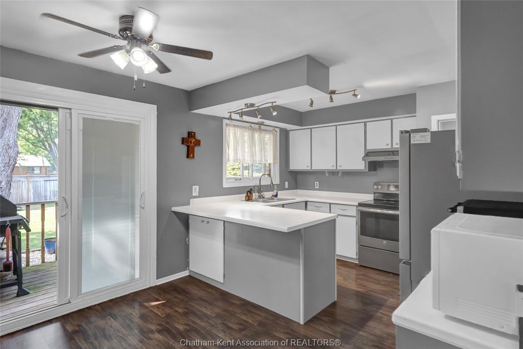 141 Lancefield Place, Chatham, ON - Indoor Photo Showing Kitchen