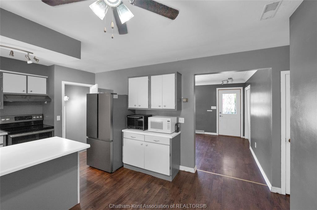 141 Lancefield Place, Chatham, ON - Indoor Photo Showing Kitchen