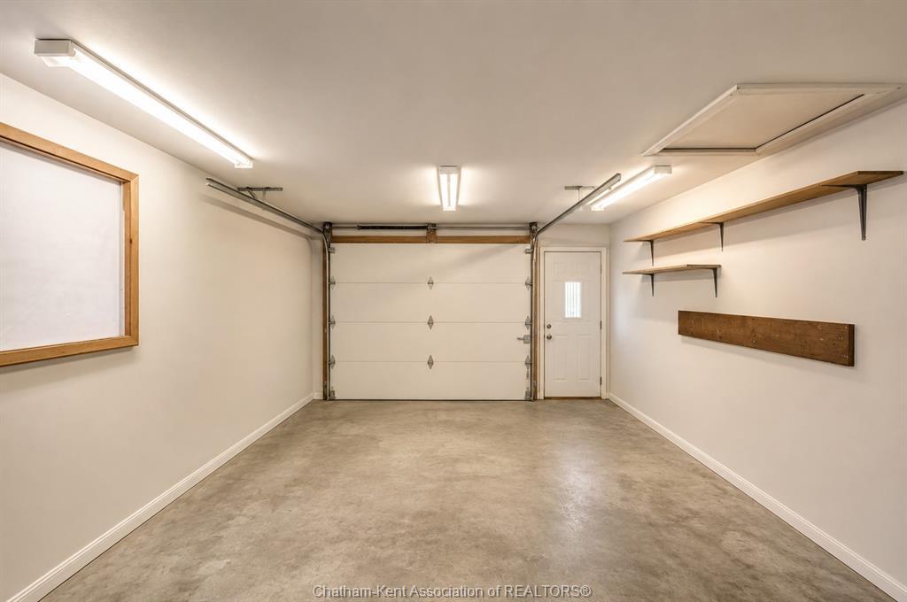 141 Lancefield Place, Chatham, ON - Indoor Photo Showing Garage