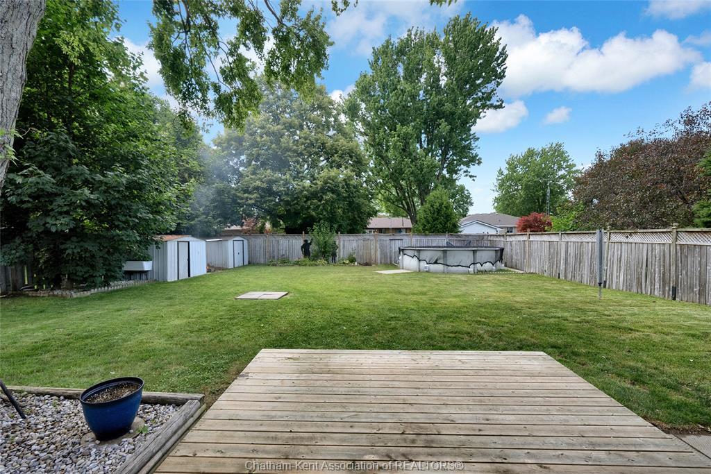 141 Lancefield Place, Chatham, ON - Outdoor With Backyard