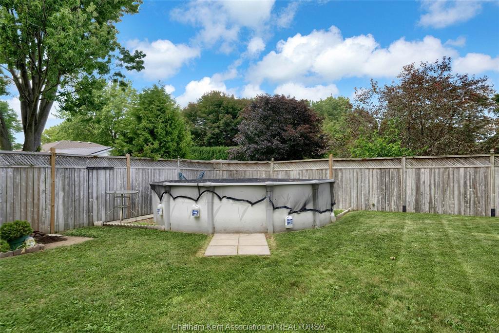 141 Lancefield Place, Chatham, ON - Outdoor With Above Ground Pool With Backyard