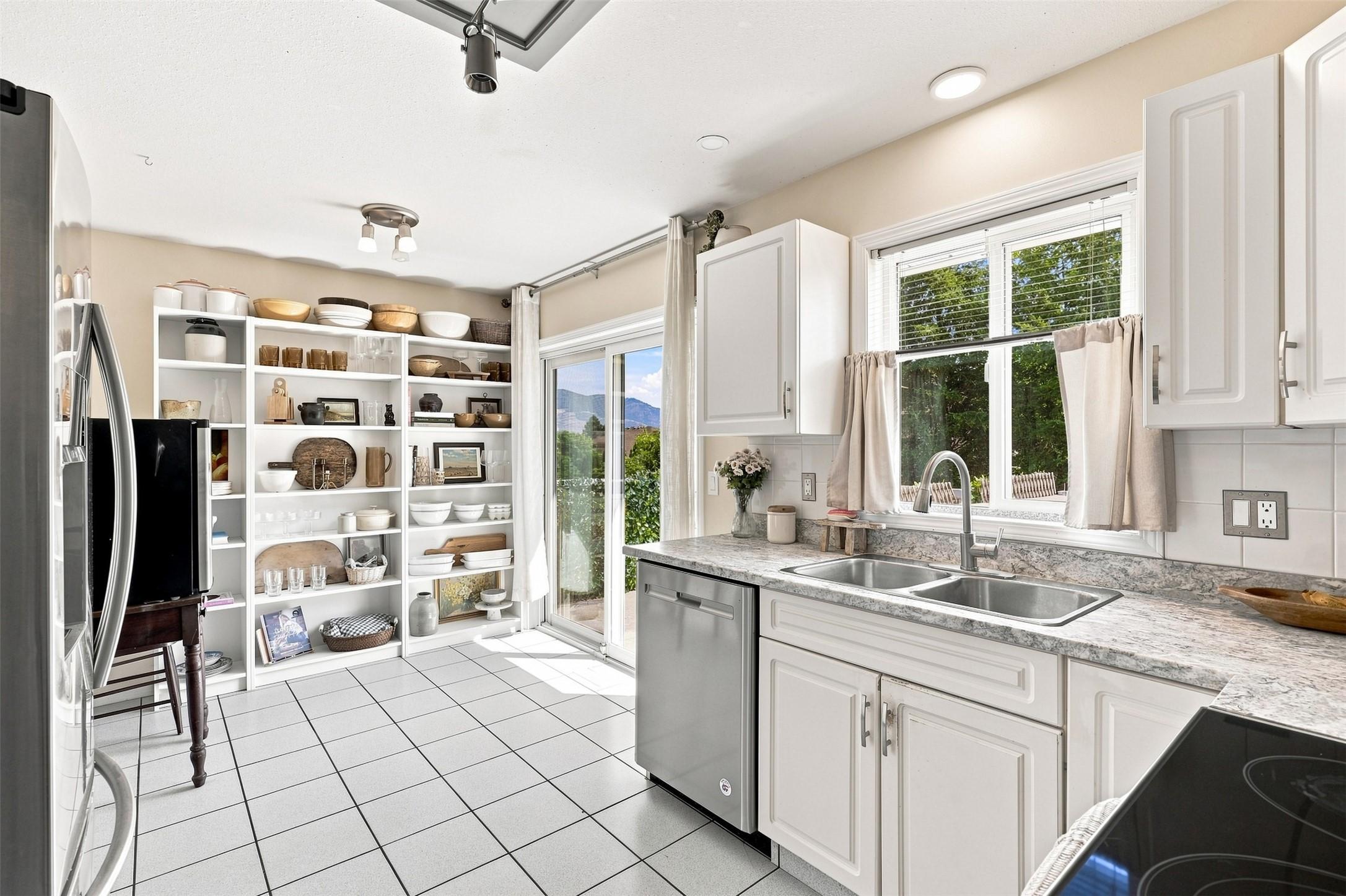 1796 Babine Avenue, Kamloops, BC - Indoor Photo Showing Kitchen With Double Sink