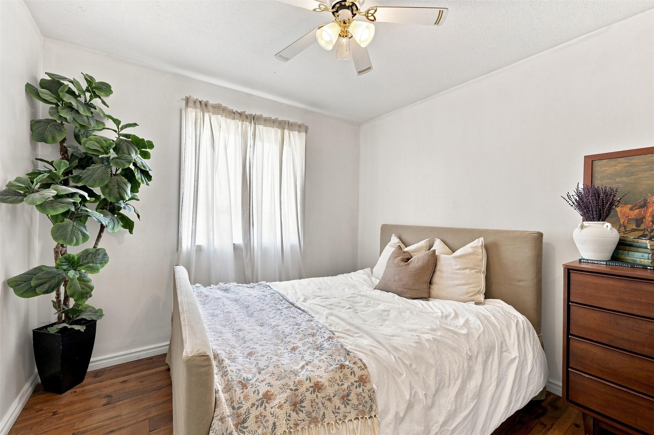 1796 Babine Avenue, Kamloops, BC - Indoor Photo Showing Bedroom