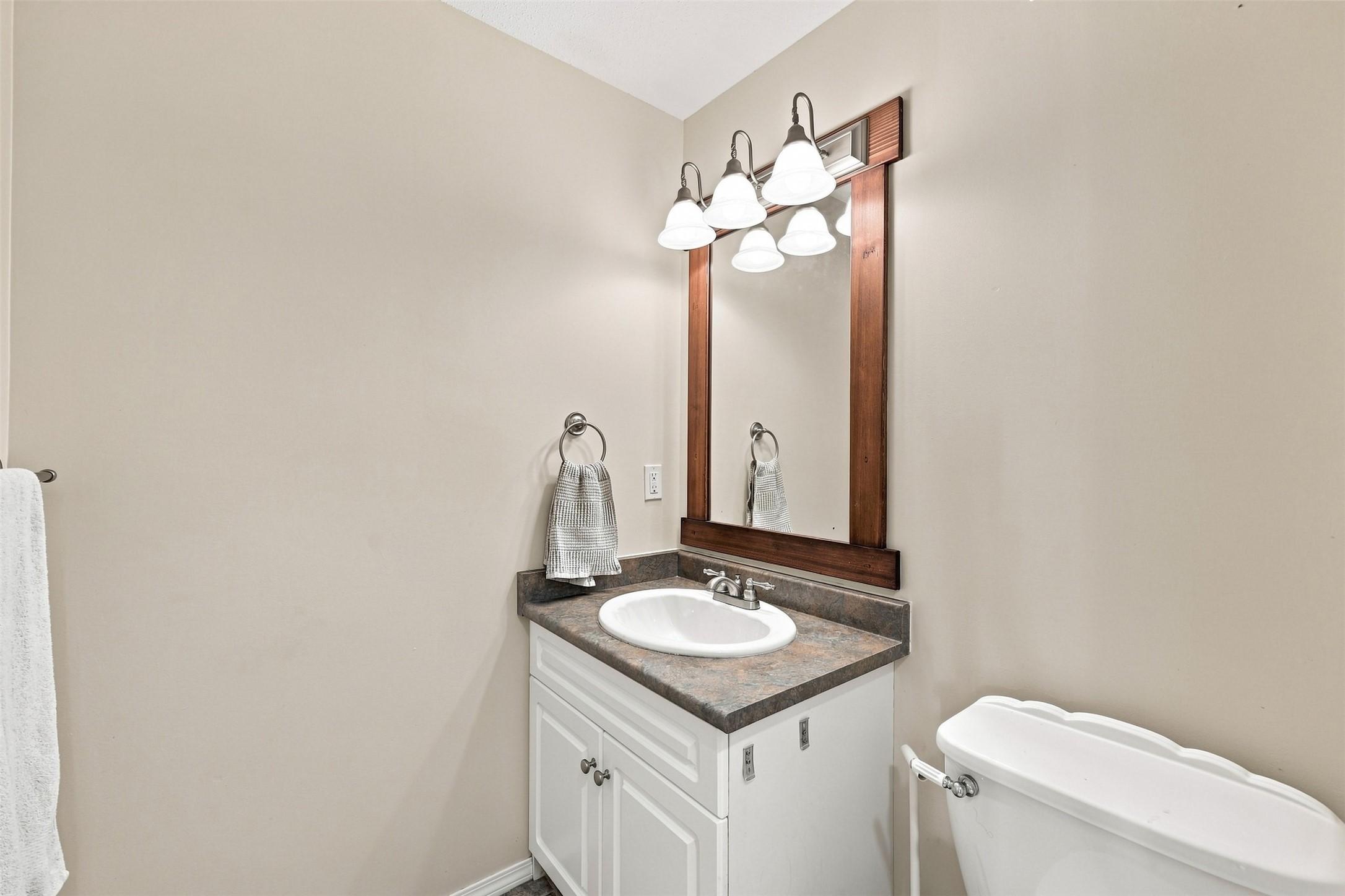 1796 Babine Avenue, Kamloops, BC - Indoor Photo Showing Bathroom