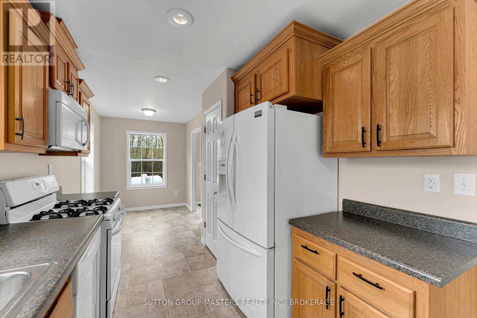 1140 St. Georges Lake Road, Frontenac (Frontenac Centre), ON - Indoor Photo Showing Kitchen