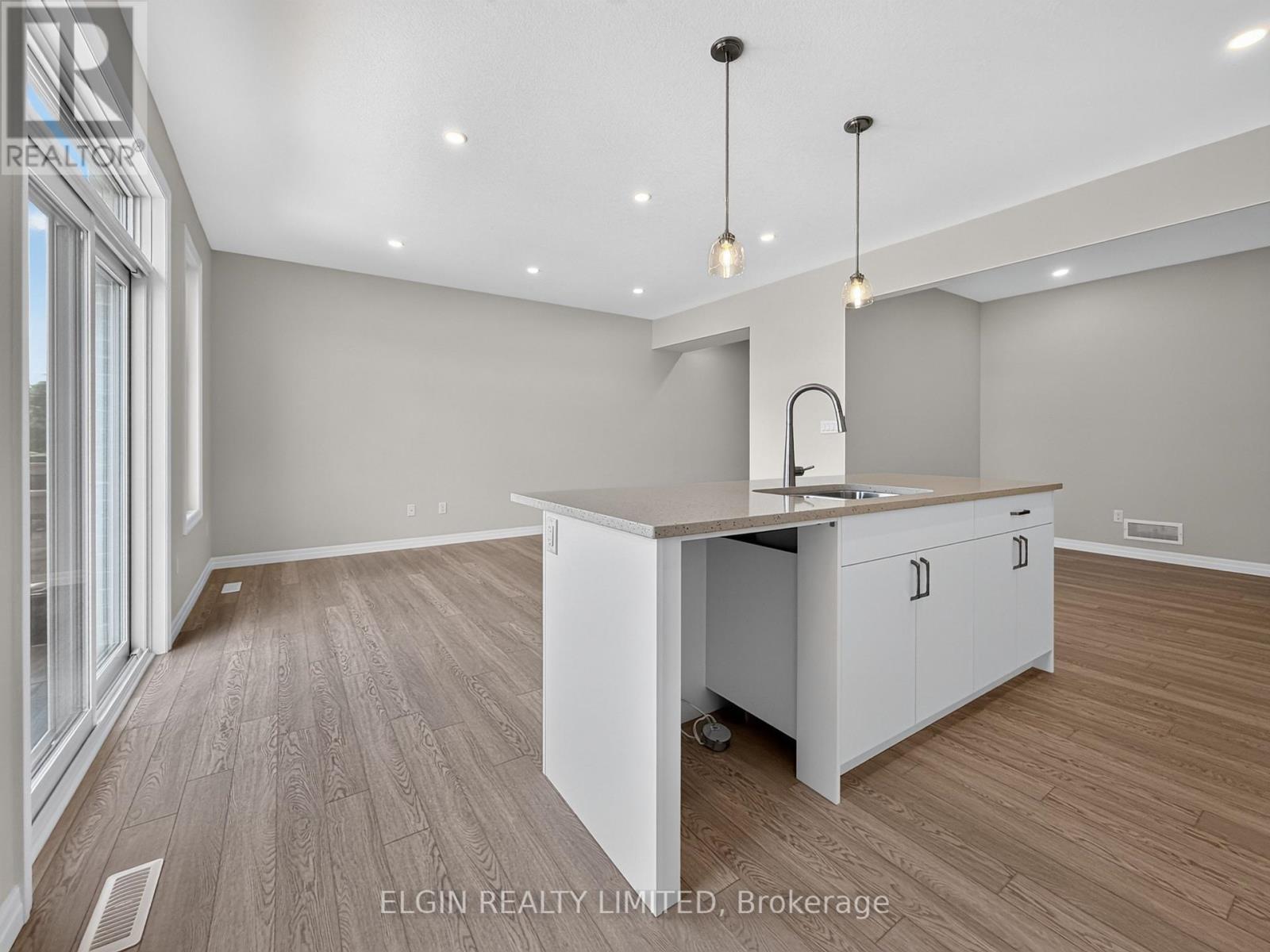 40 Finch Street, Tillsonburg, ON - Indoor Photo Showing Kitchen